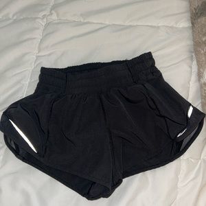 BLACK LULULEMON SHORTS